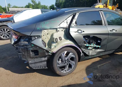 2025 Hyundai Elantra Sel Sport z USA, uszkodzony, nr VIN KMHLM4DG5SU876327